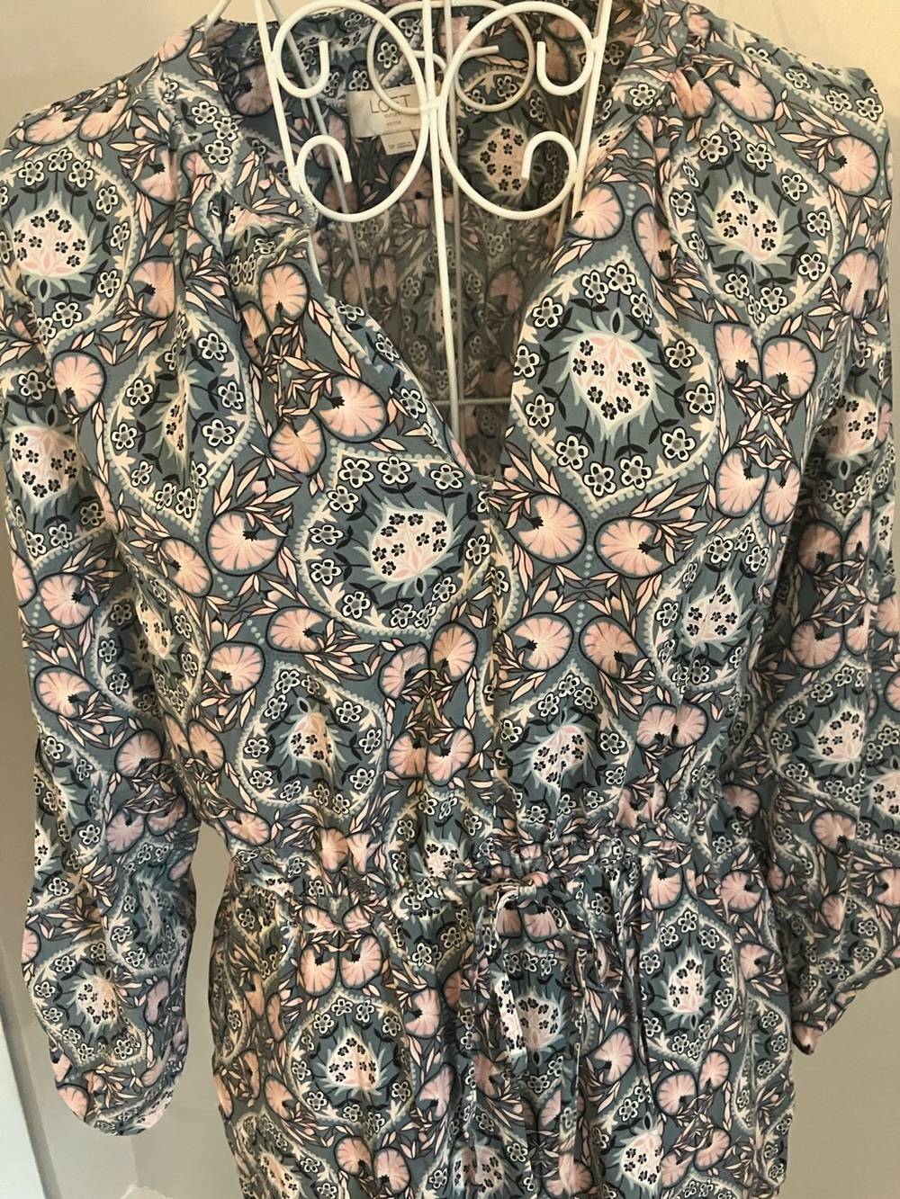 LOFT Floral Tie-Waist Mini Dress in Dusty Blue and Blush Art Nouveau print Sz SP - Picture 3 of 9